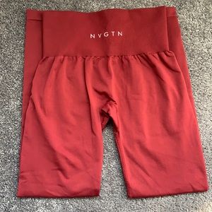 NVGTN Carmine Solid Seamless Leggings